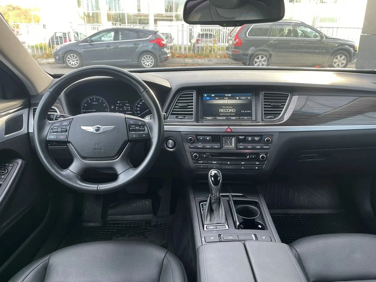 Hyundai Genesis