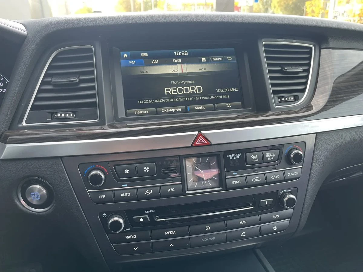Hyundai Genesis