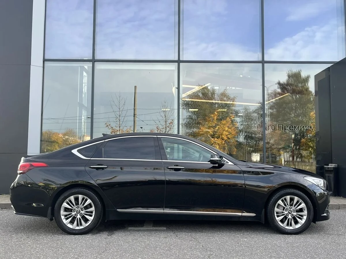 Hyundai Genesis