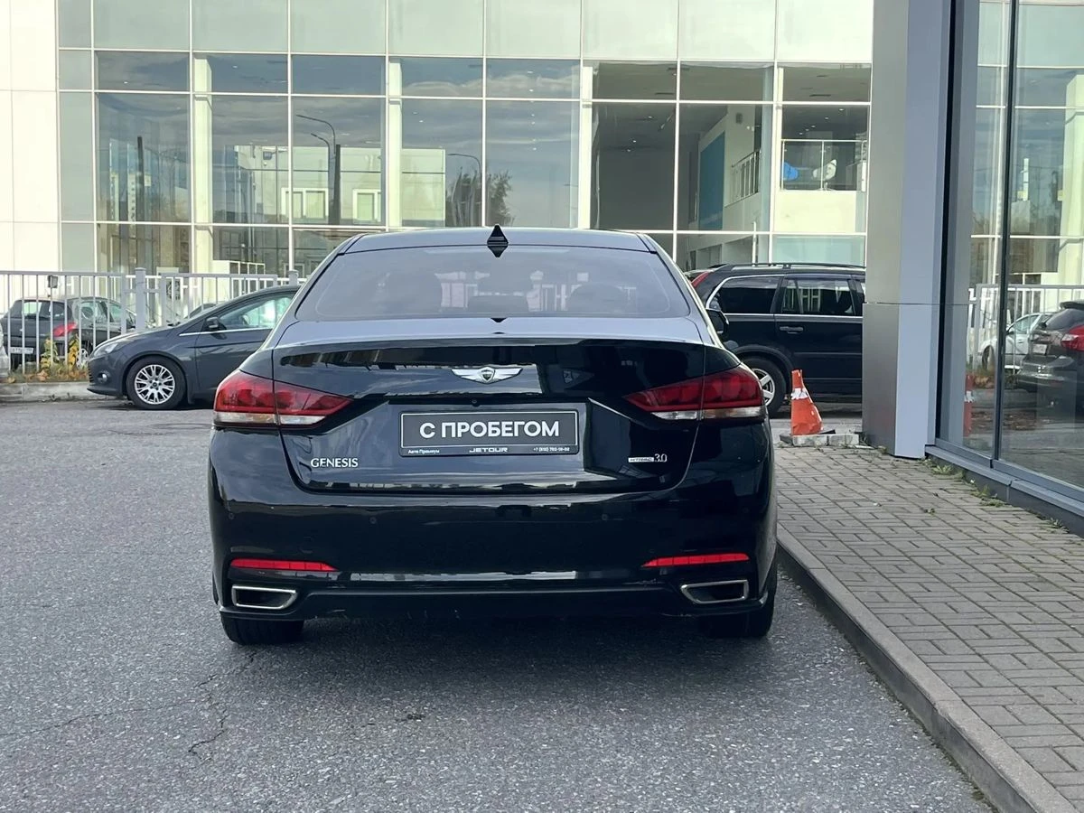 Hyundai Genesis
