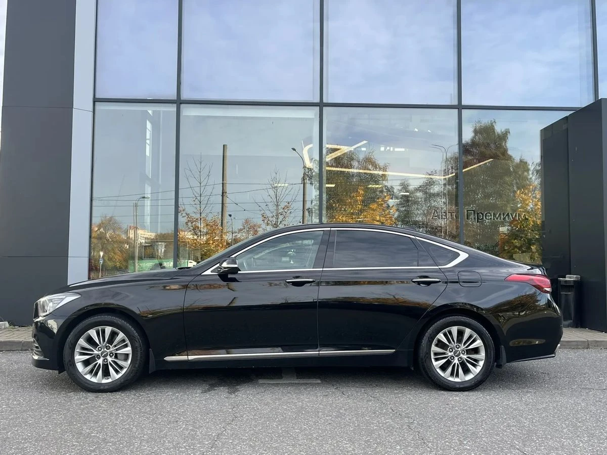 Hyundai Genesis