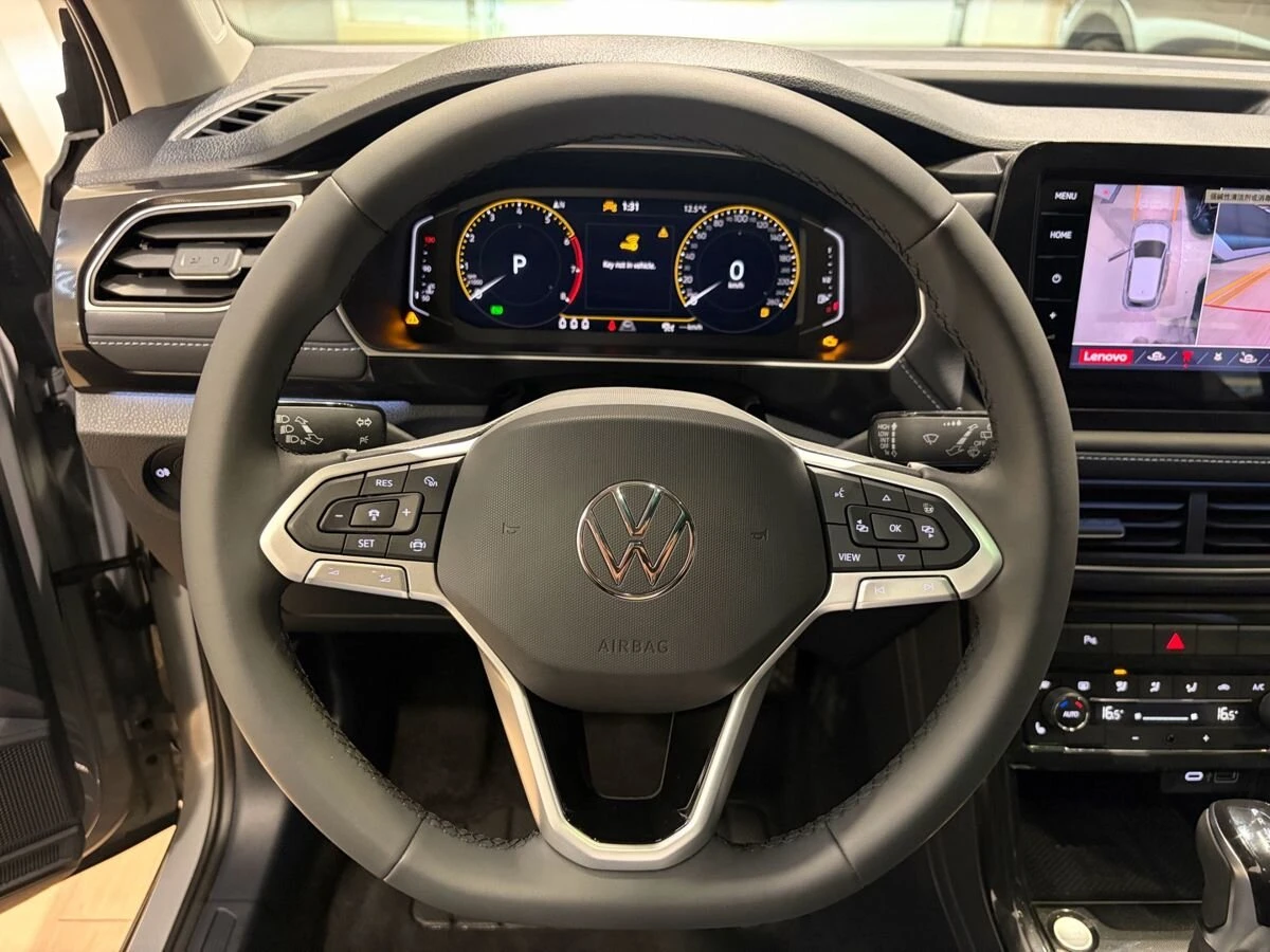 Volkswagen Tharu XR