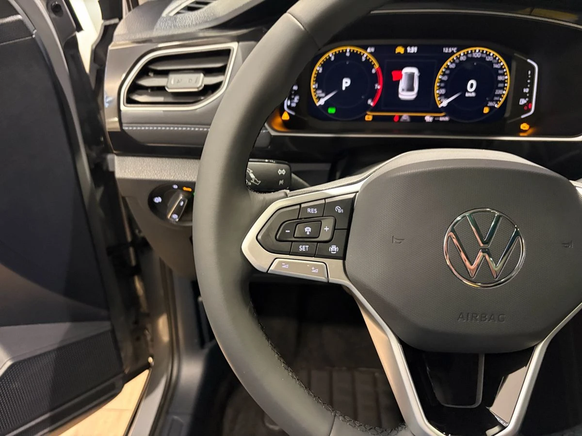 Volkswagen Tharu XR