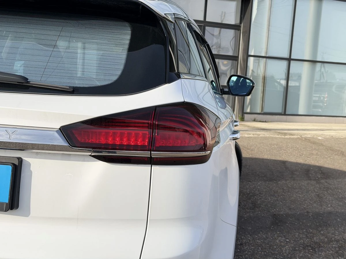 Geely Atlas Pro