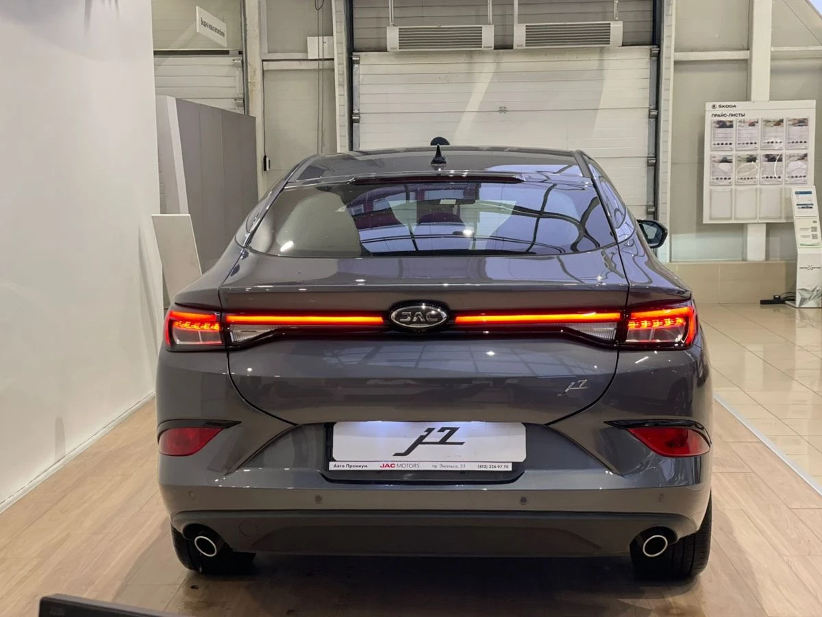 JAC J7