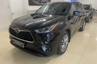 Продажа Toyota Highlander 2021 в Санкт-Петербурге