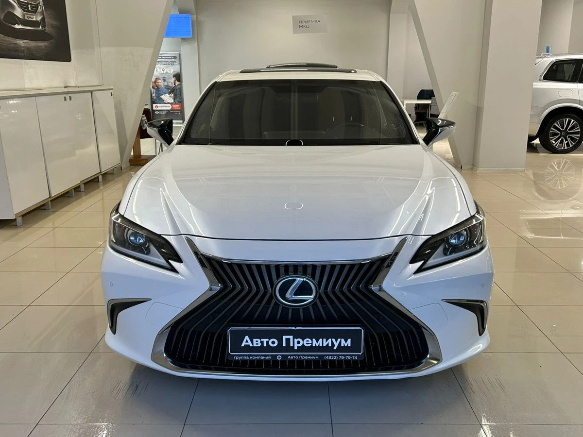 Lexus ES