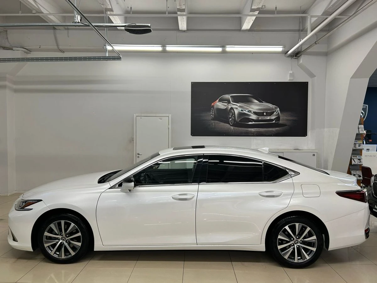 Lexus ES