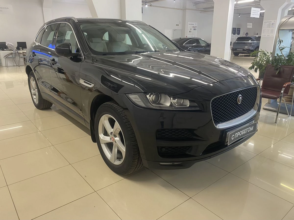 Jaguar F-Pace