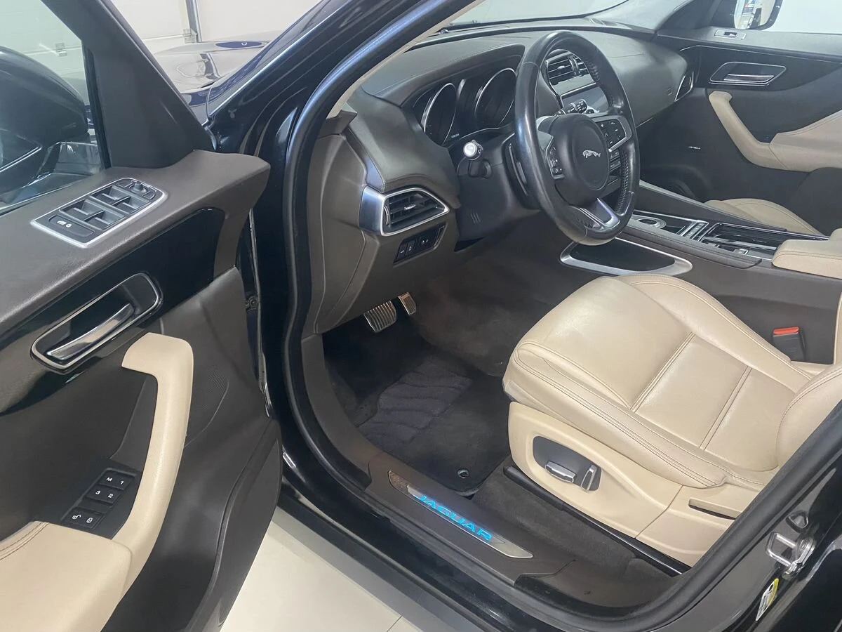 Jaguar F-Pace