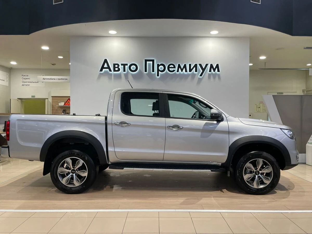 JAC T8