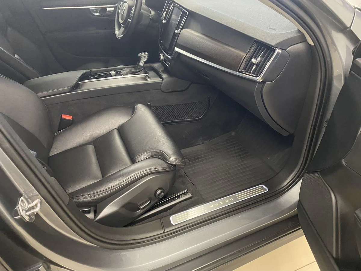 Volvo V90 Cross Country