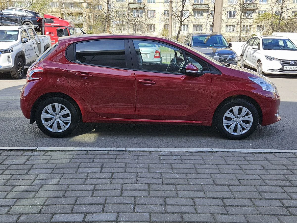 Peugeot 208
