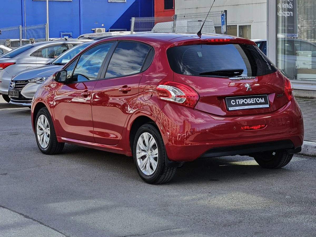 Peugeot 208
