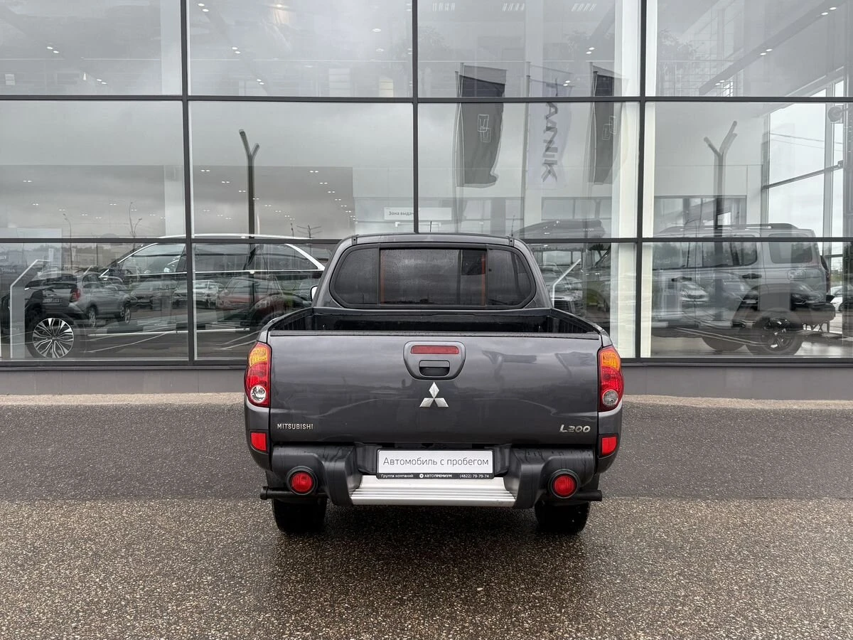 Mitsubishi L200