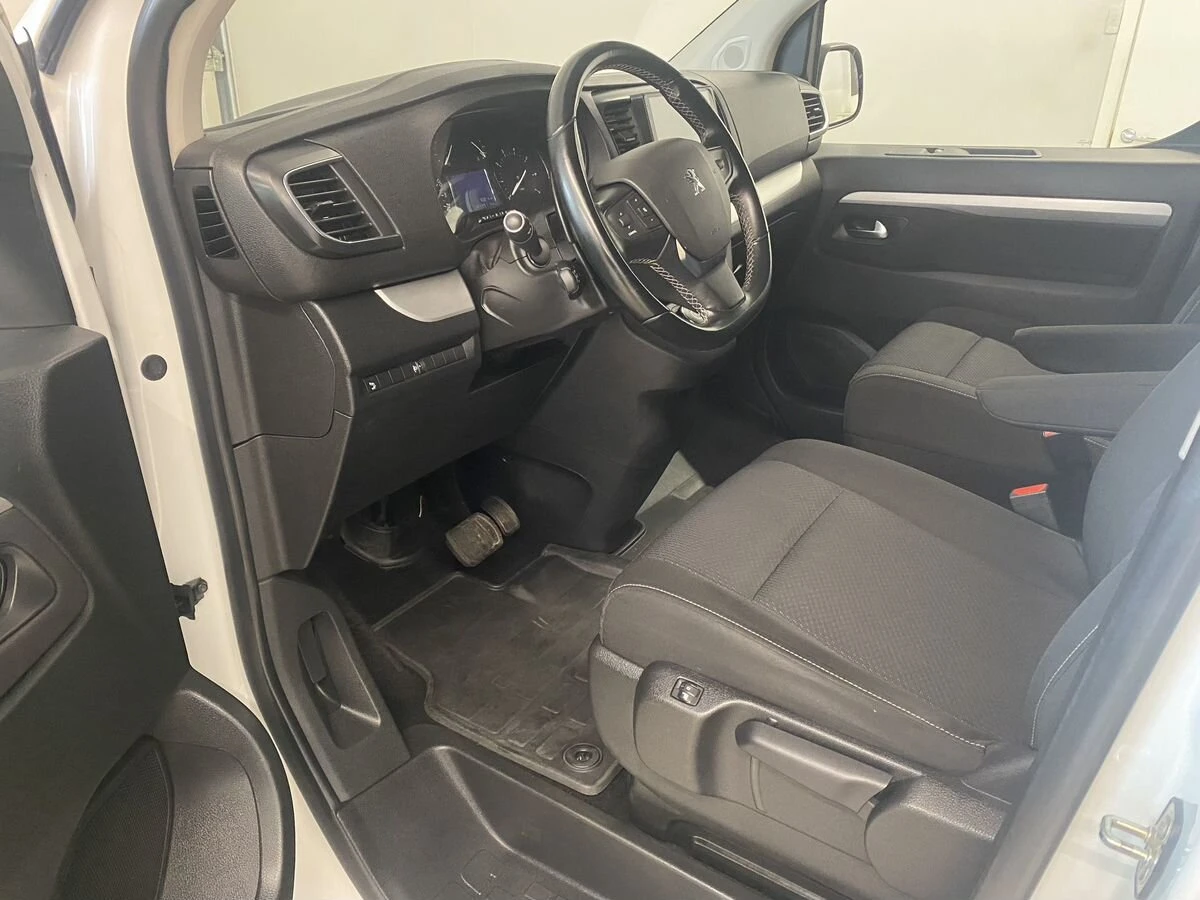 Peugeot Traveller
