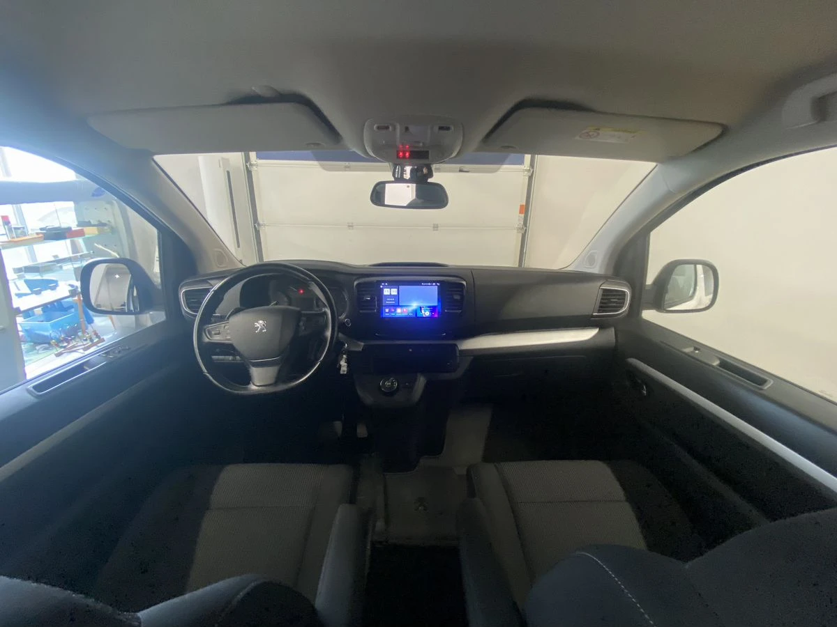 Peugeot Traveller