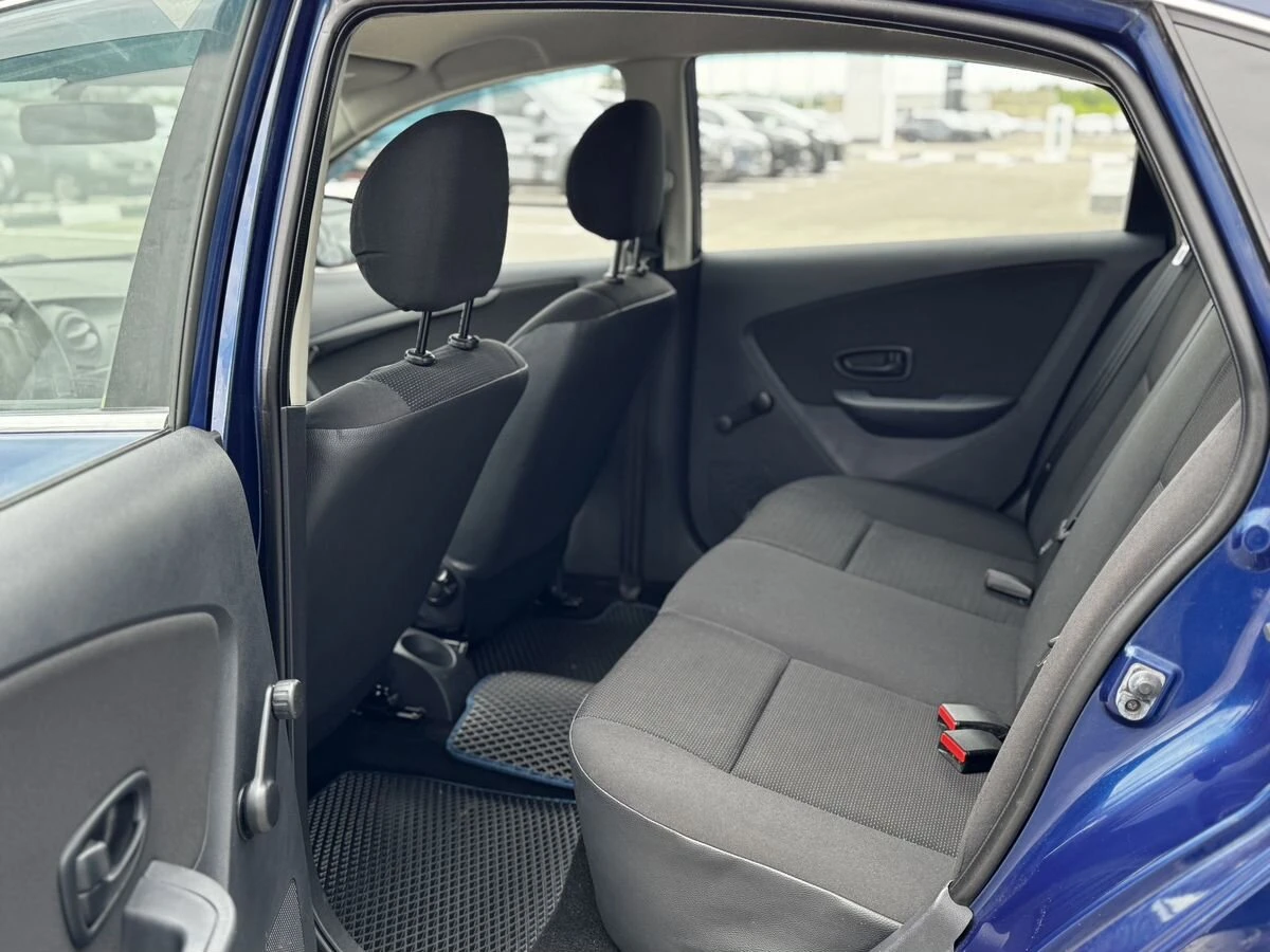 Nissan Almera