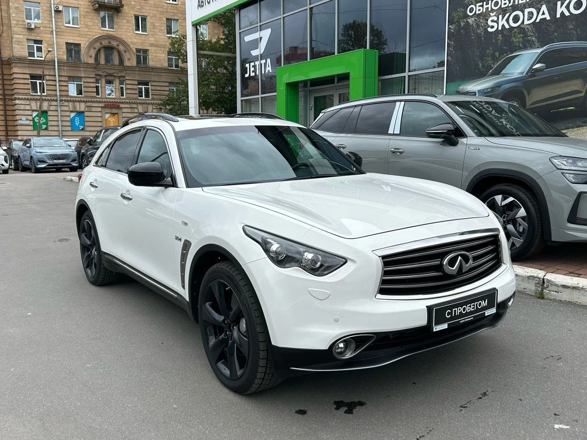 Infiniti QX70