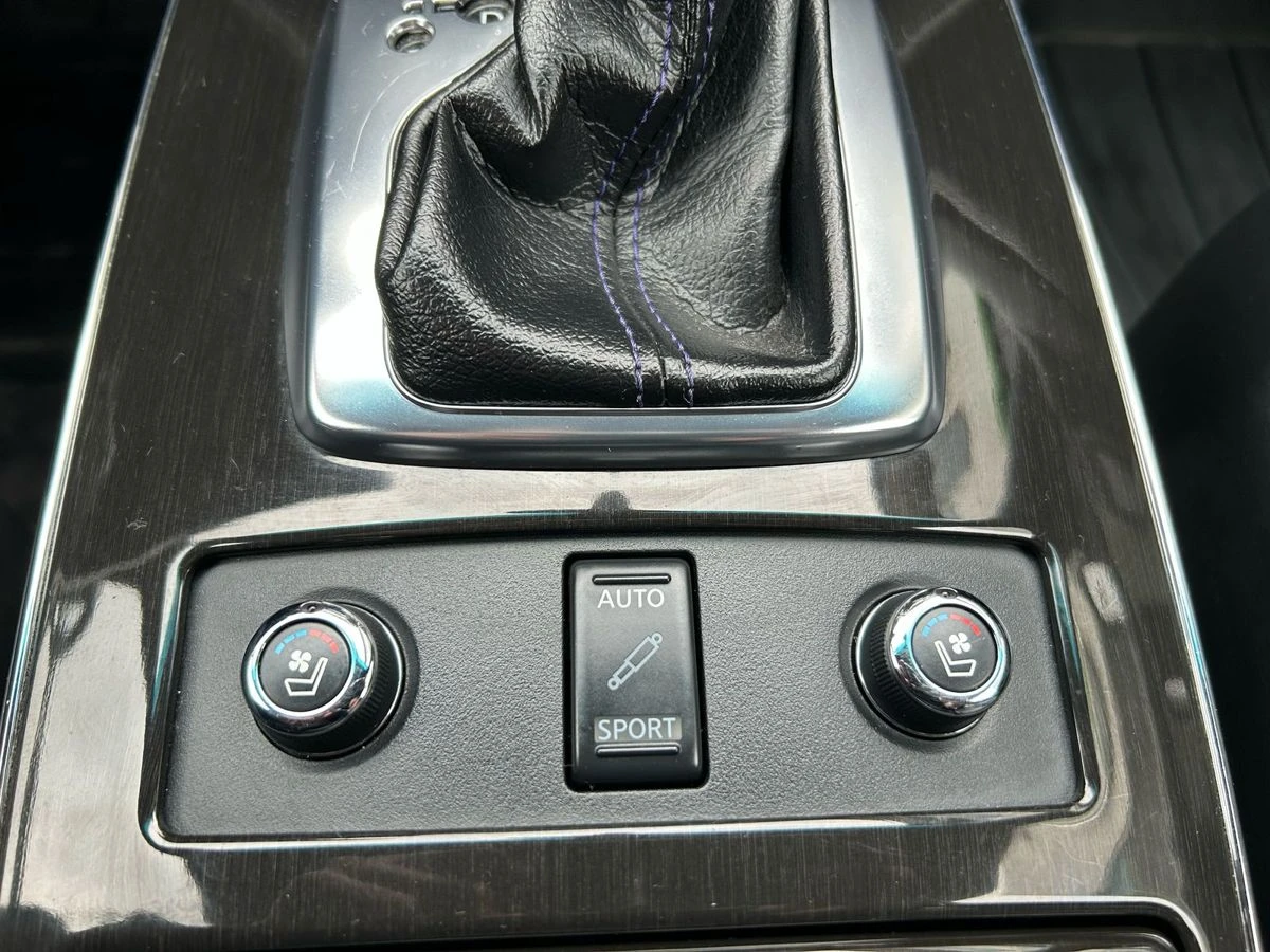 Infiniti QX70