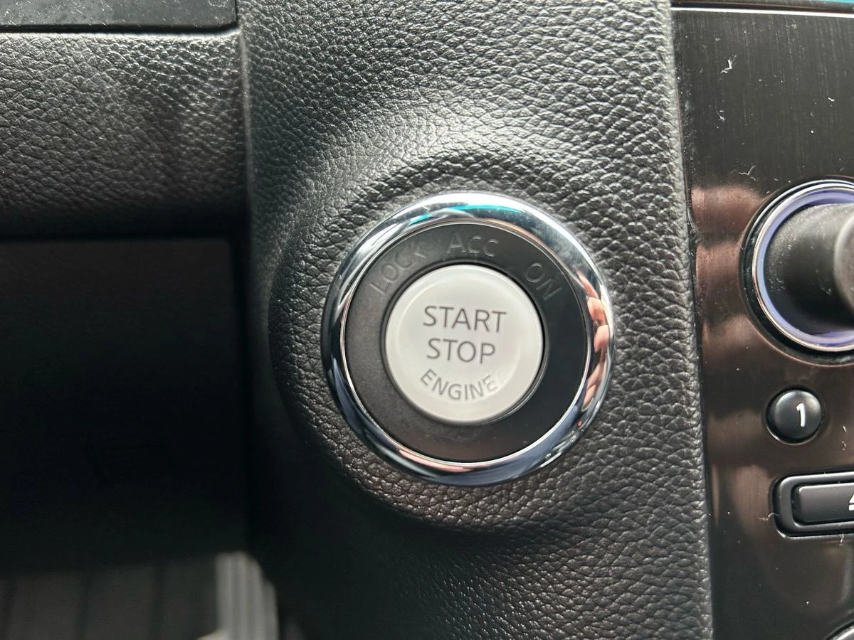 Infiniti QX70