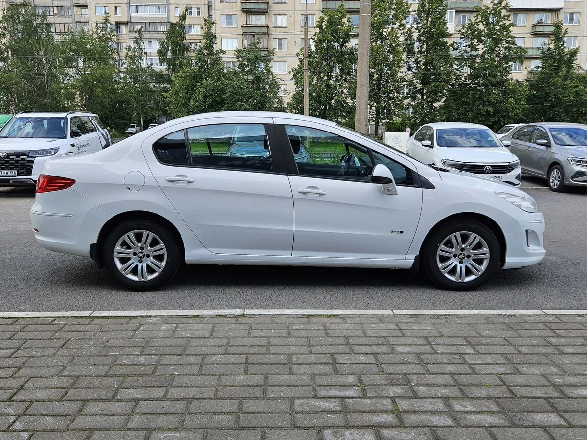 Peugeot 408
