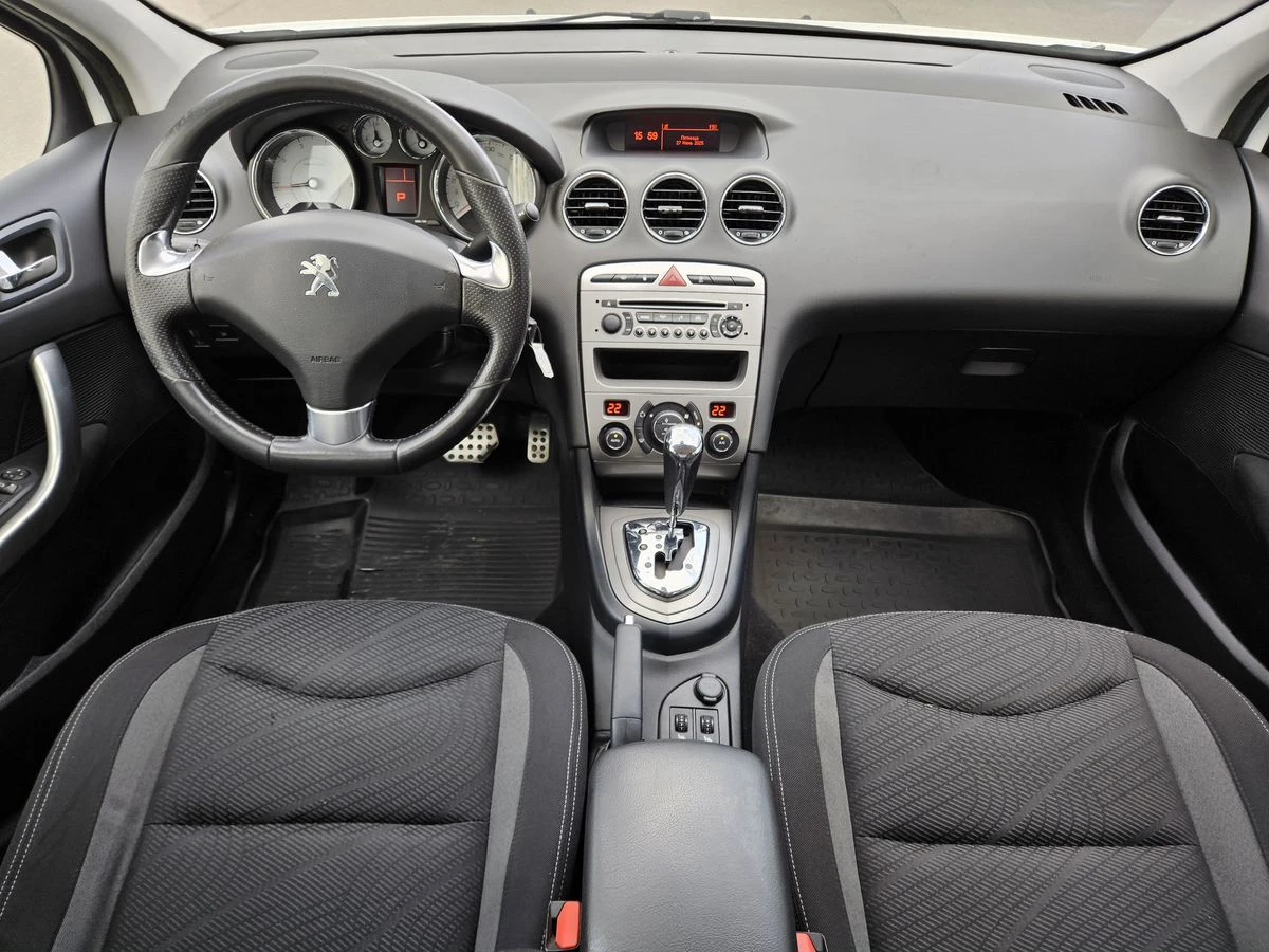 Peugeot 408