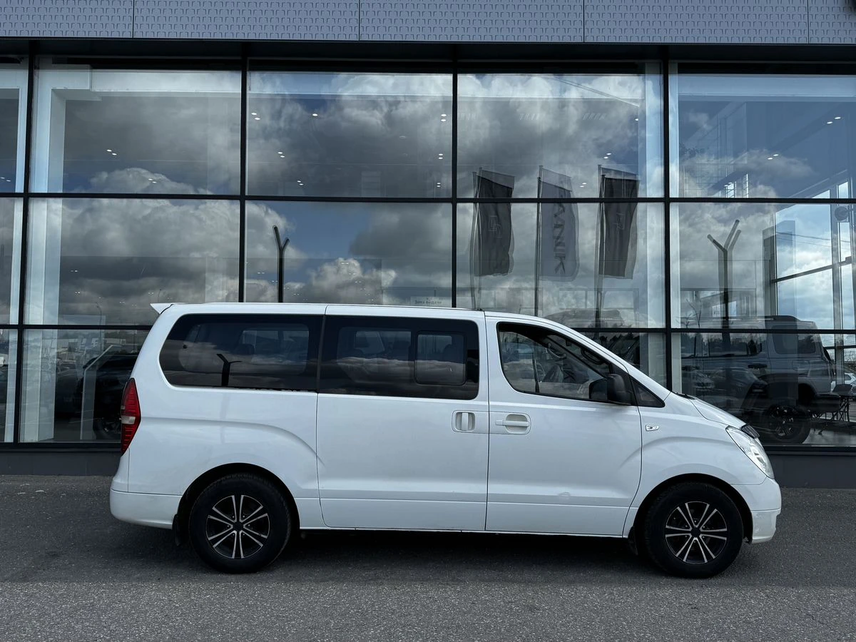 Hyundai Grand Starex