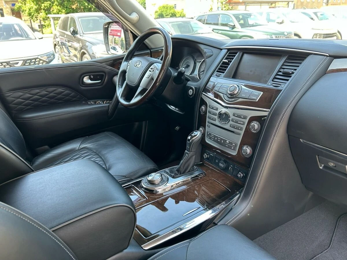 Infiniti QX80