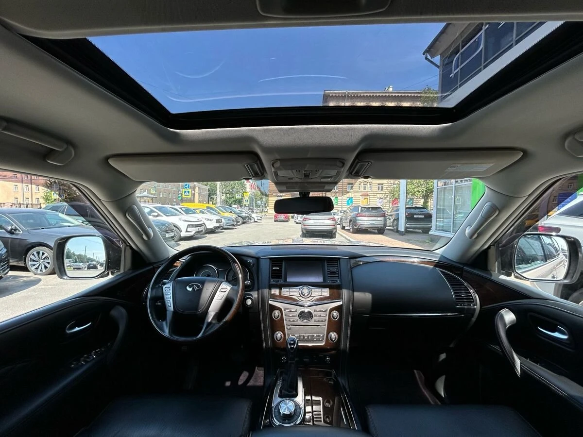 Infiniti QX80