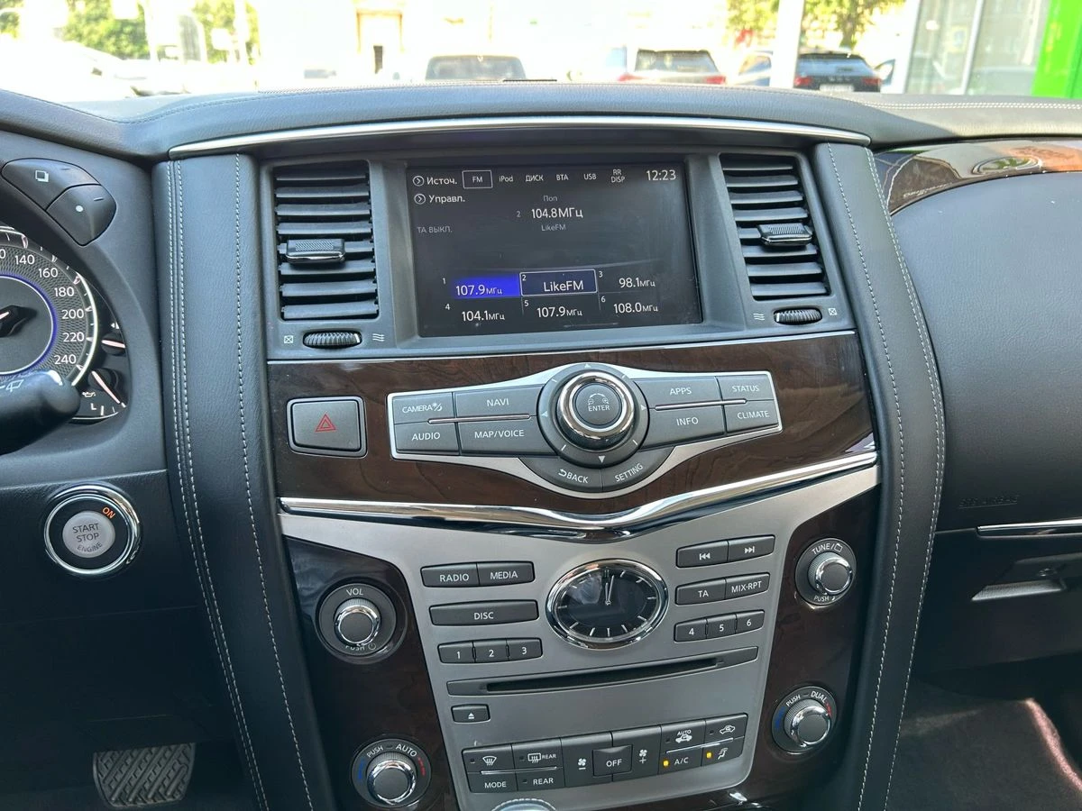 Infiniti QX80