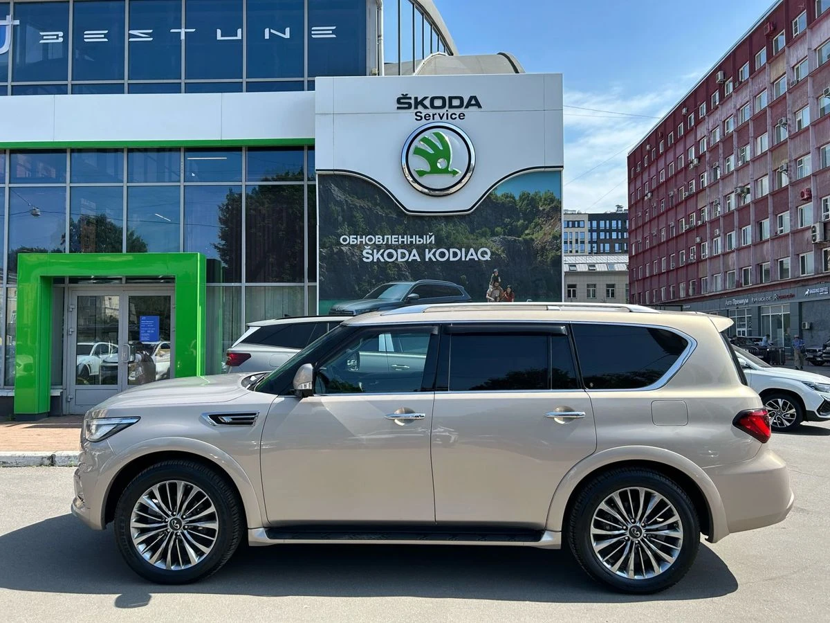 Infiniti QX80