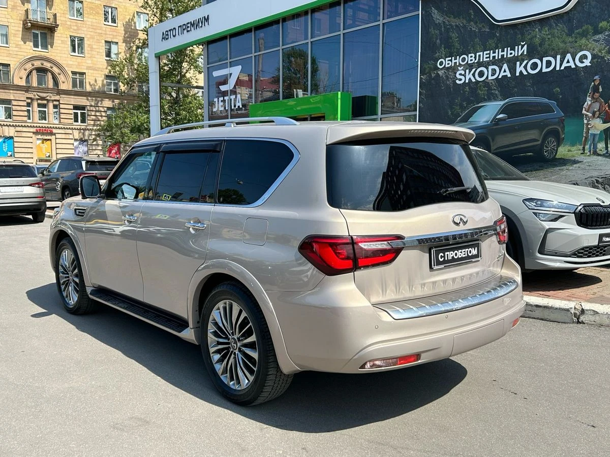 Infiniti QX80