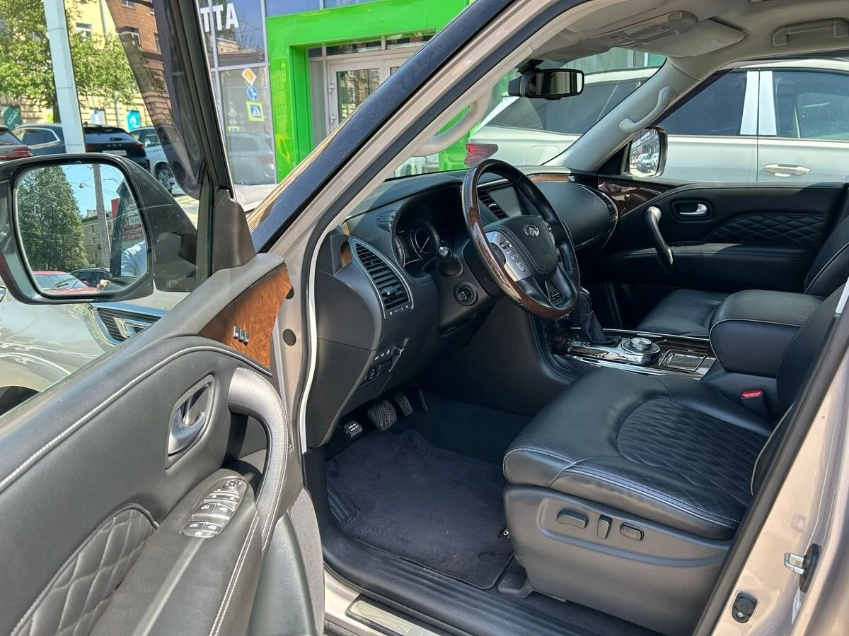 Infiniti QX80