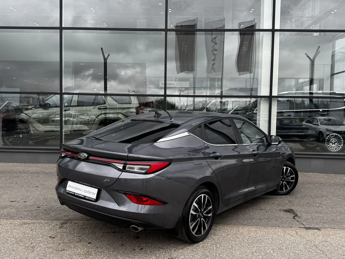 JAC J7