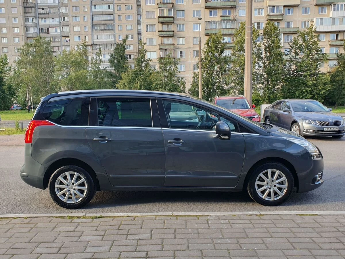 Peugeot 5008