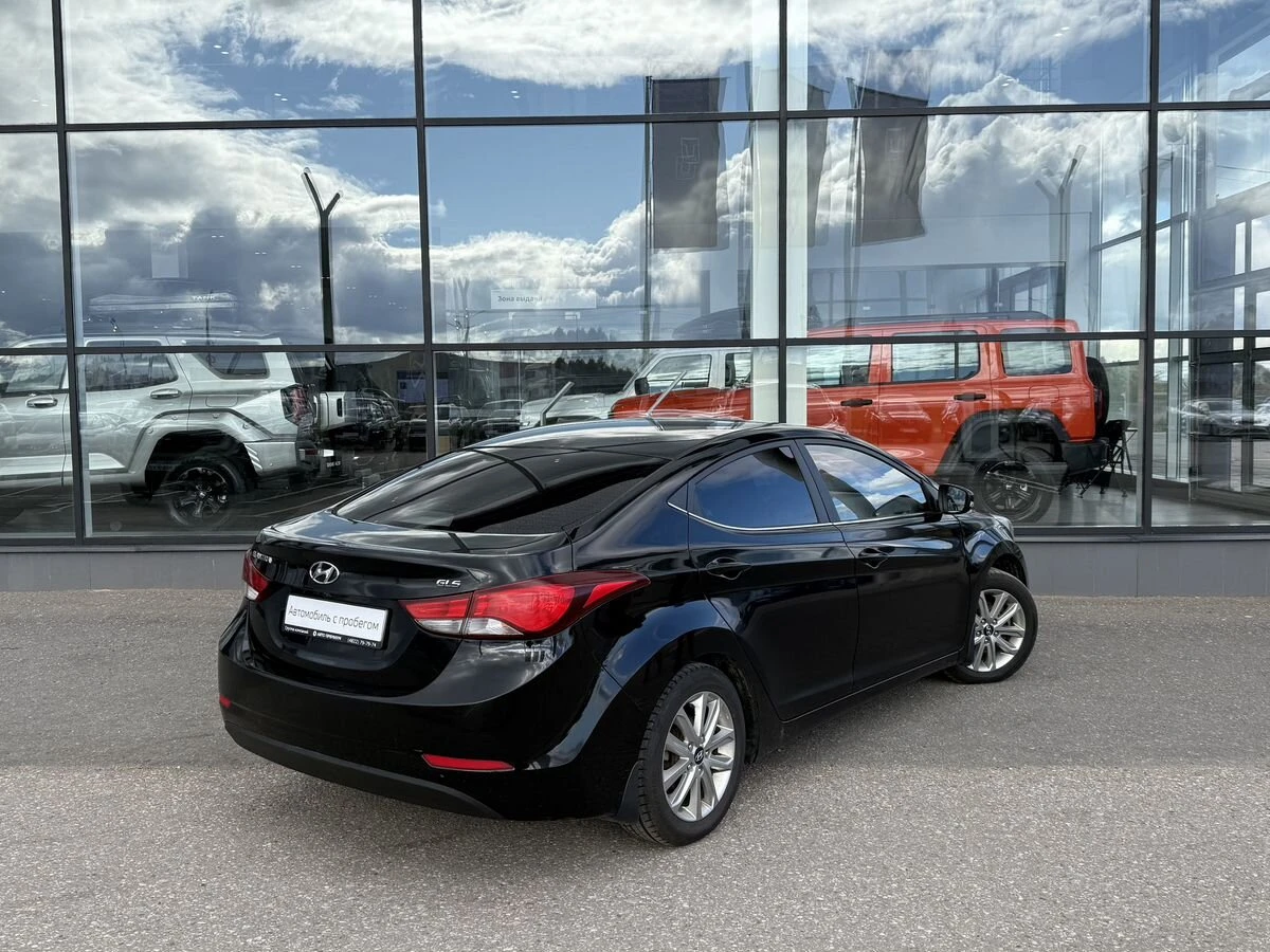 Hyundai Elantra