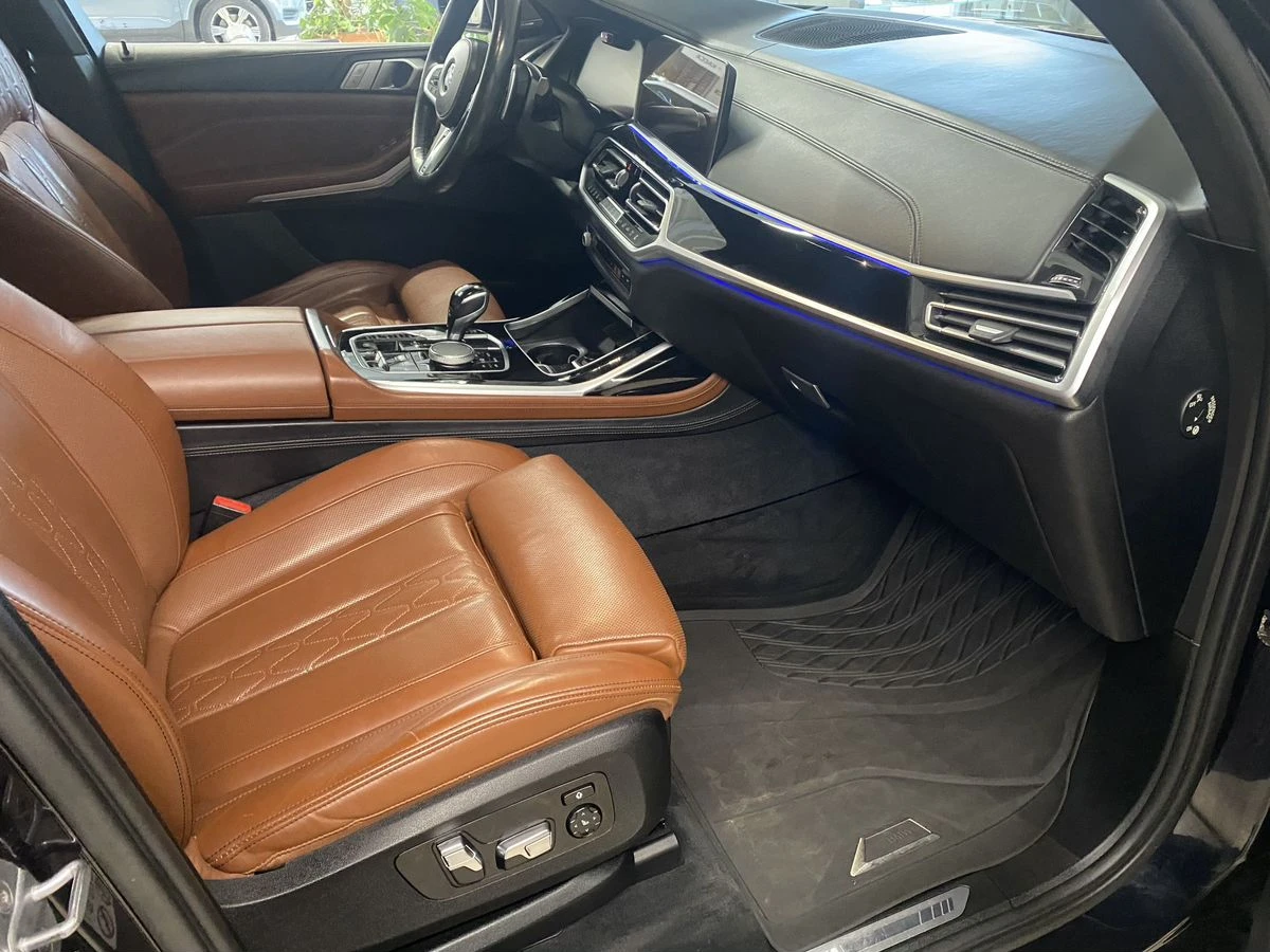 BMW X7