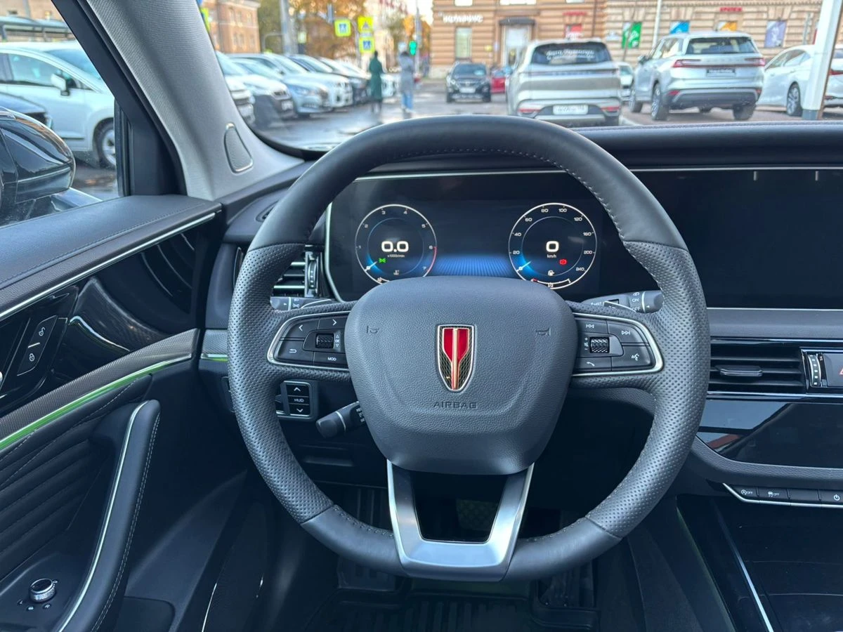 Hongqi HS5