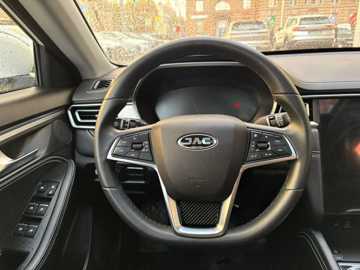 JAC J7