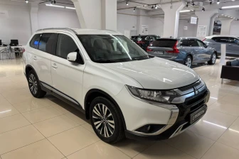 Продажа Mitsubishi Outlander в Санкт-Петербурге
