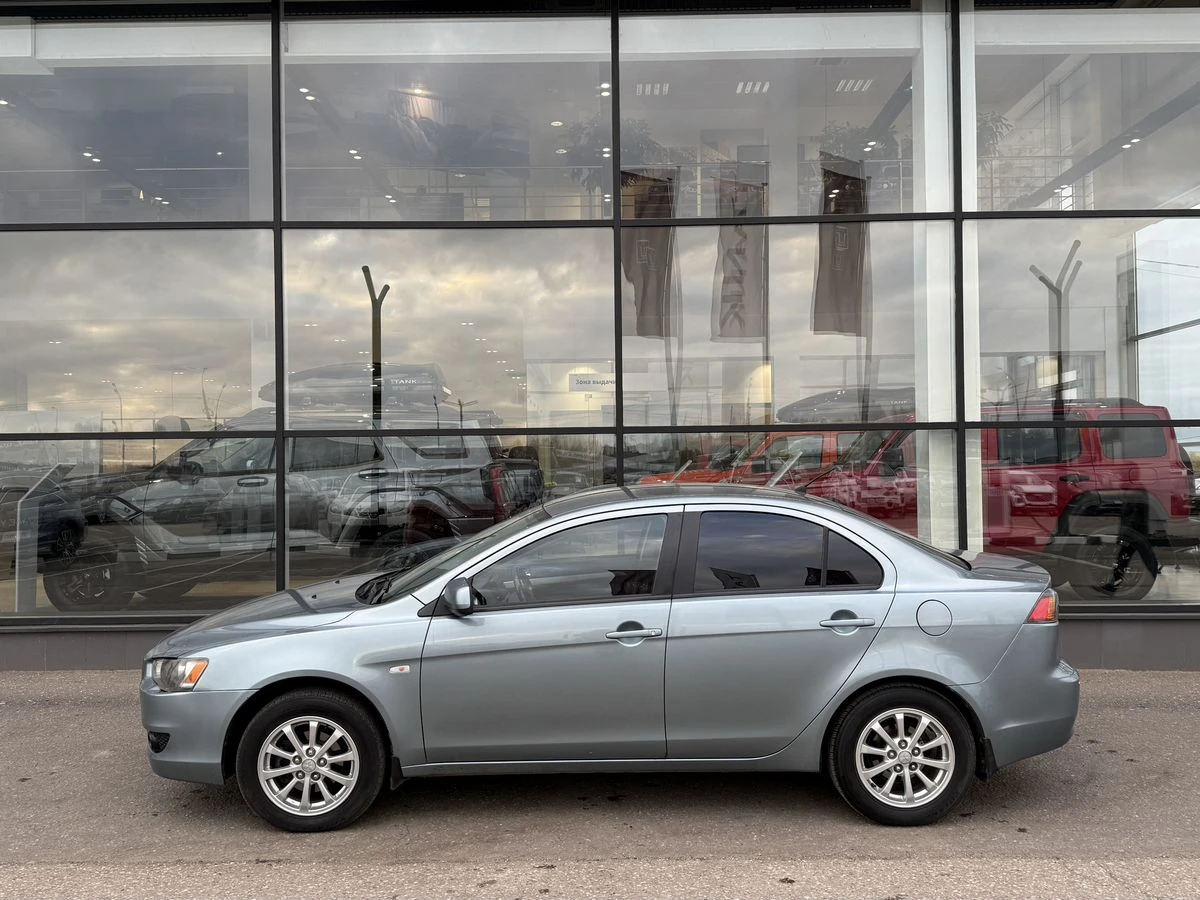 Mitsubishi Lancer