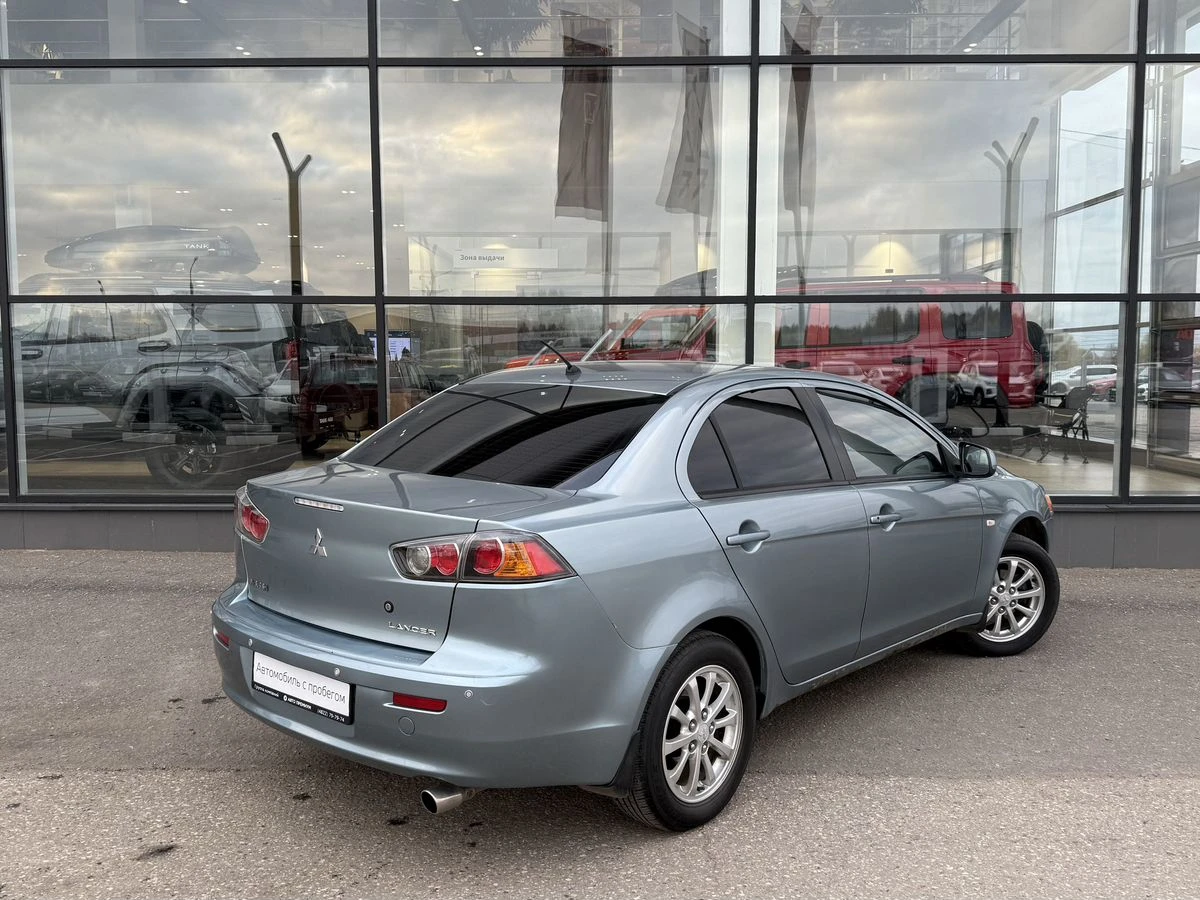 Mitsubishi Lancer