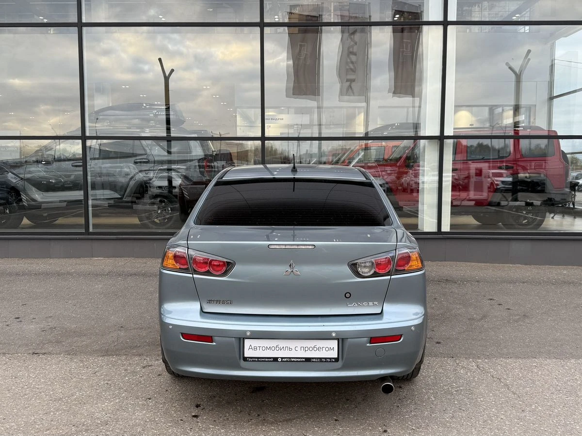 Mitsubishi Lancer