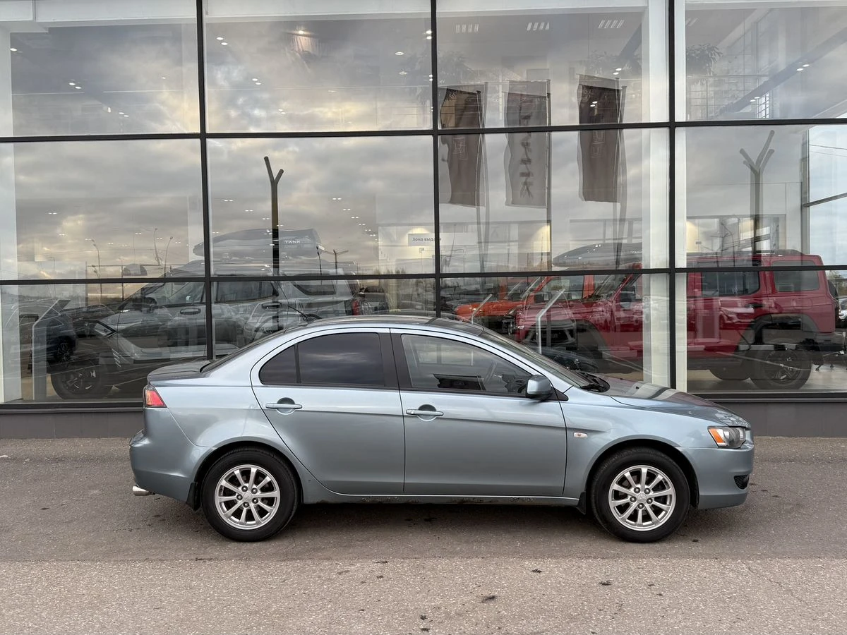 Mitsubishi Lancer