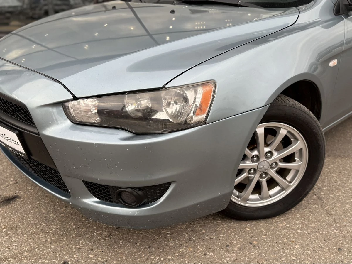 Mitsubishi Lancer