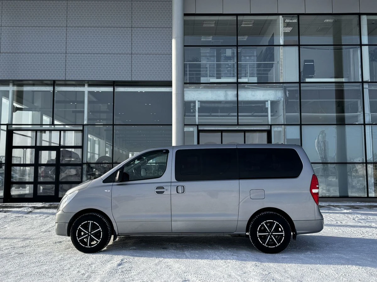 Hyundai Grand Starex