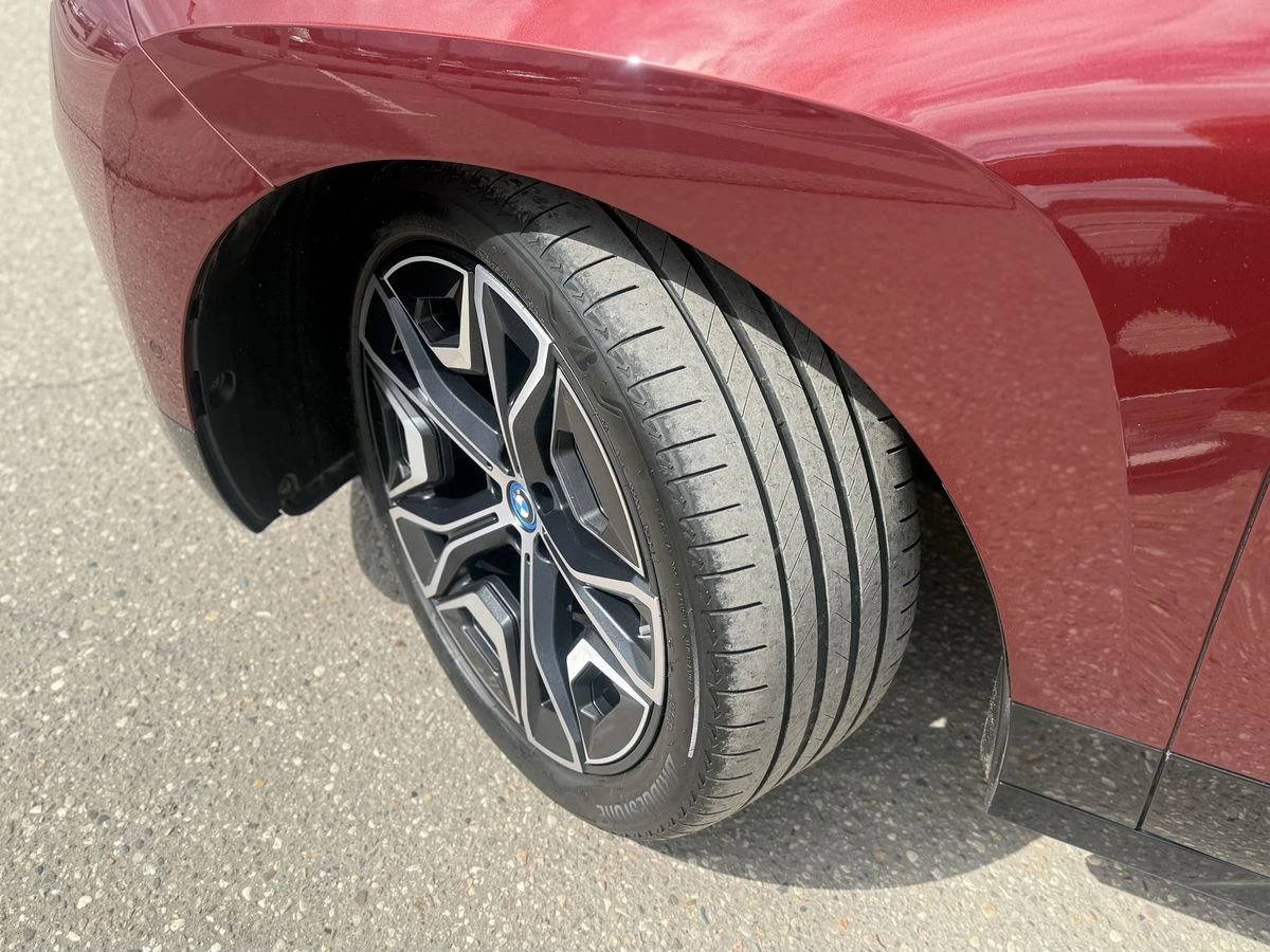 BMW iX