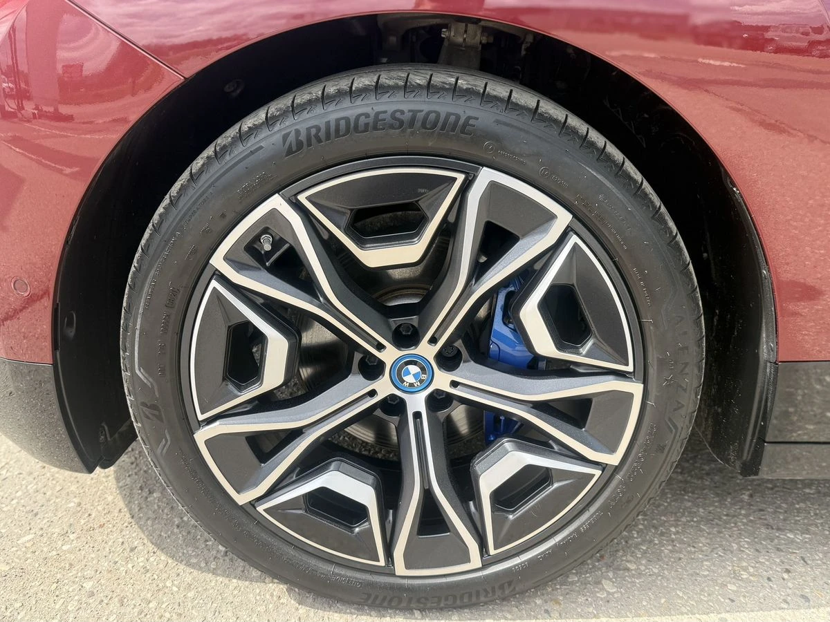 BMW iX
