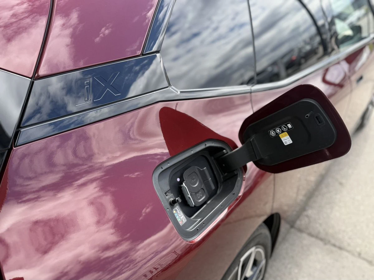 BMW iX